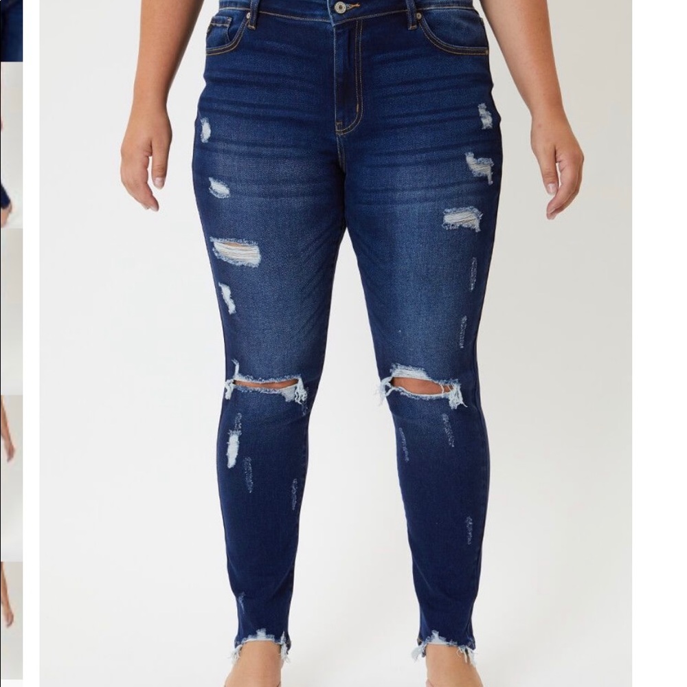 ✨NWT Kancan super skinny distressed jeans